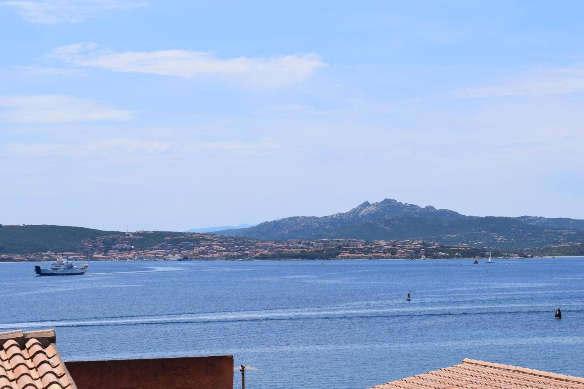 Appartamento Vista Mare A La Maddalena 라마달레나 외부 사진